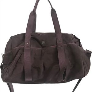 Lululemon All Day Duffel 31L - Black Cherry Color